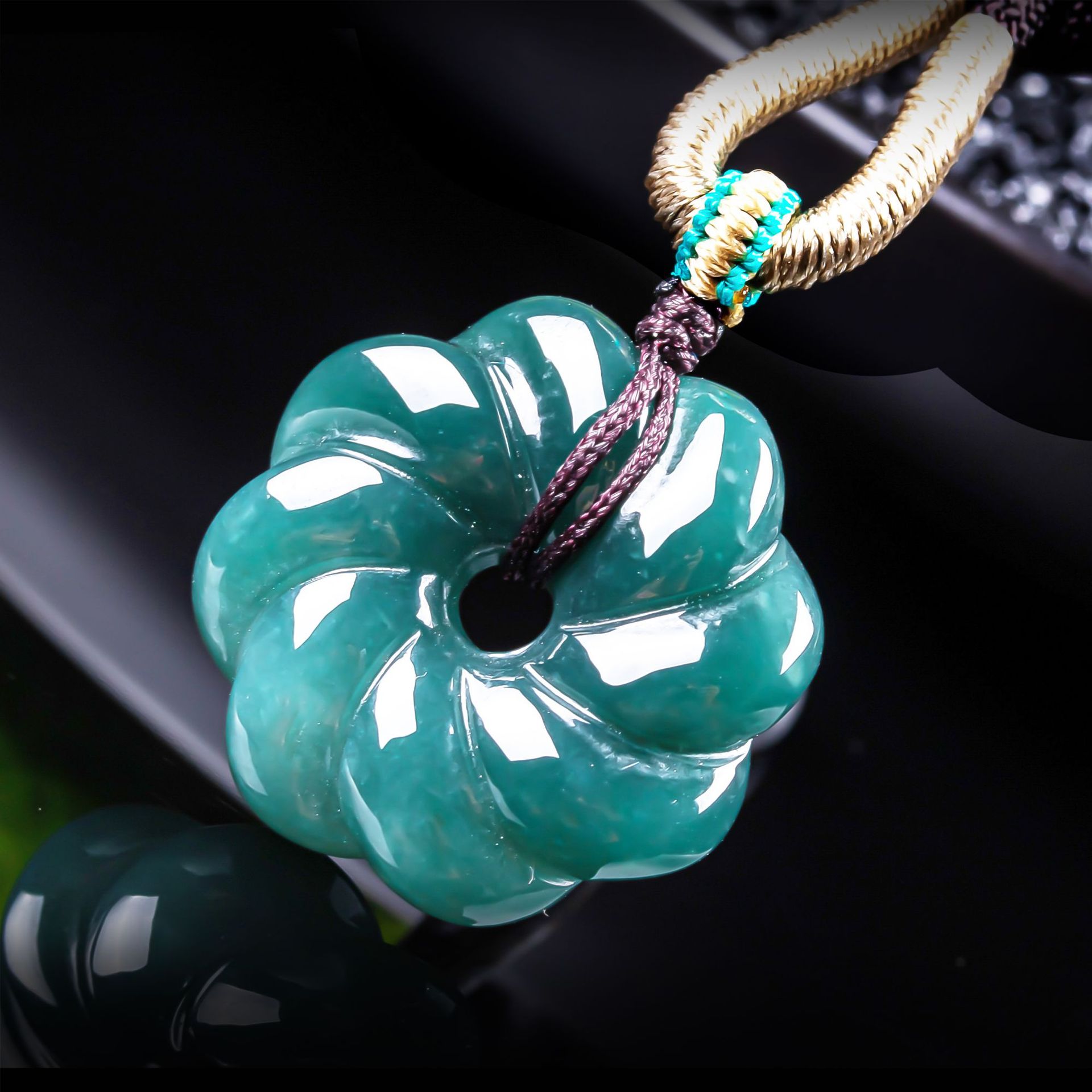 Women Accessories To Gift - Naturalny naszyjnik z jadeitu birmańskiego w