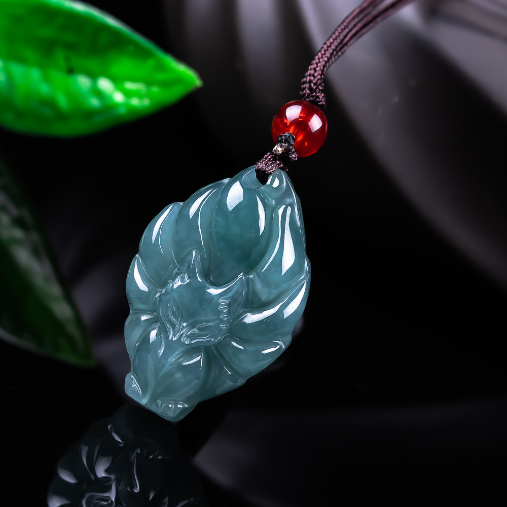 Women Accessories To Gift - Naturalny Birmanski Jadeitowy Wisiorek Lis Naszyjnik
