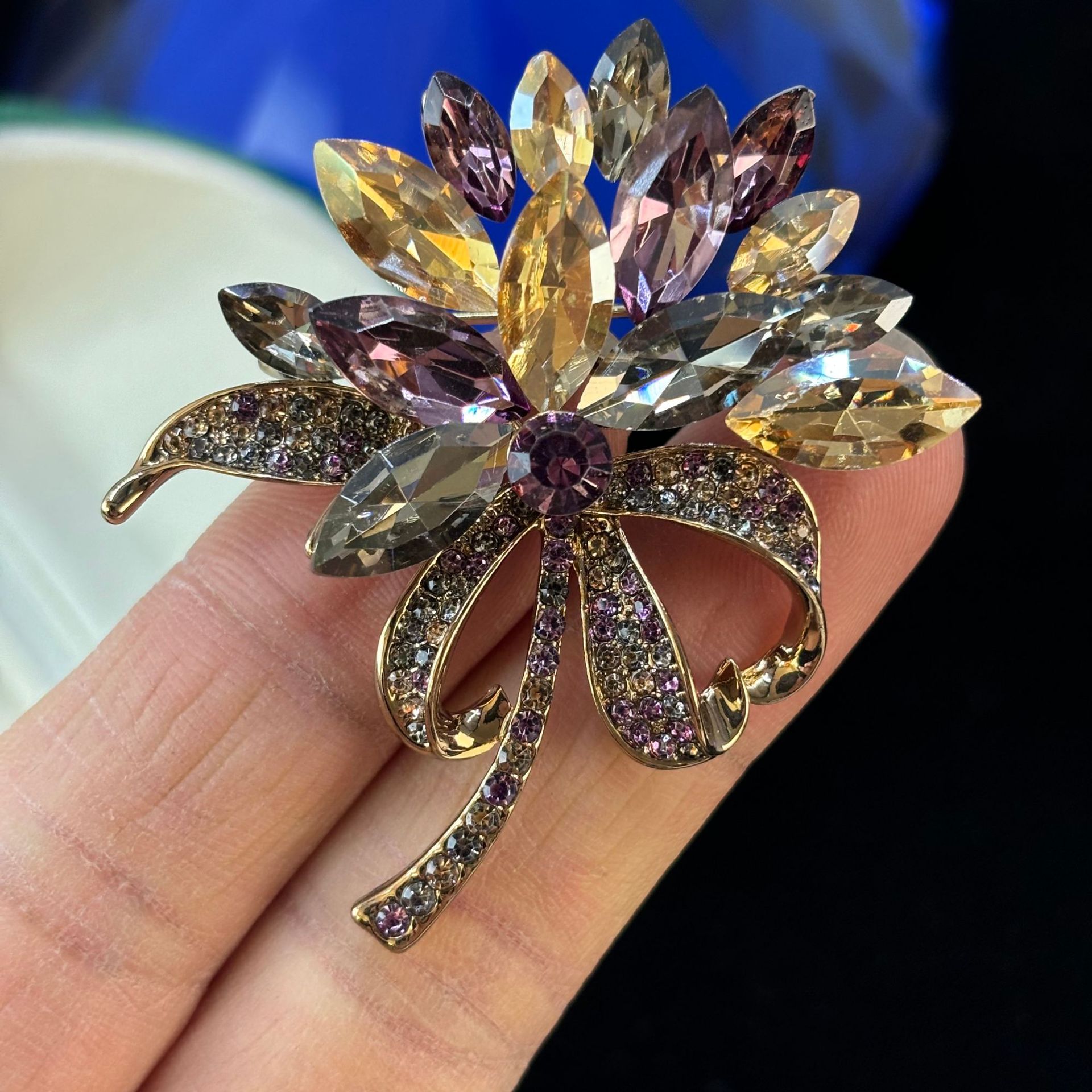 Eleganckie, kolorowe broszki z – Women Accessories Bouquet recenzja i cena